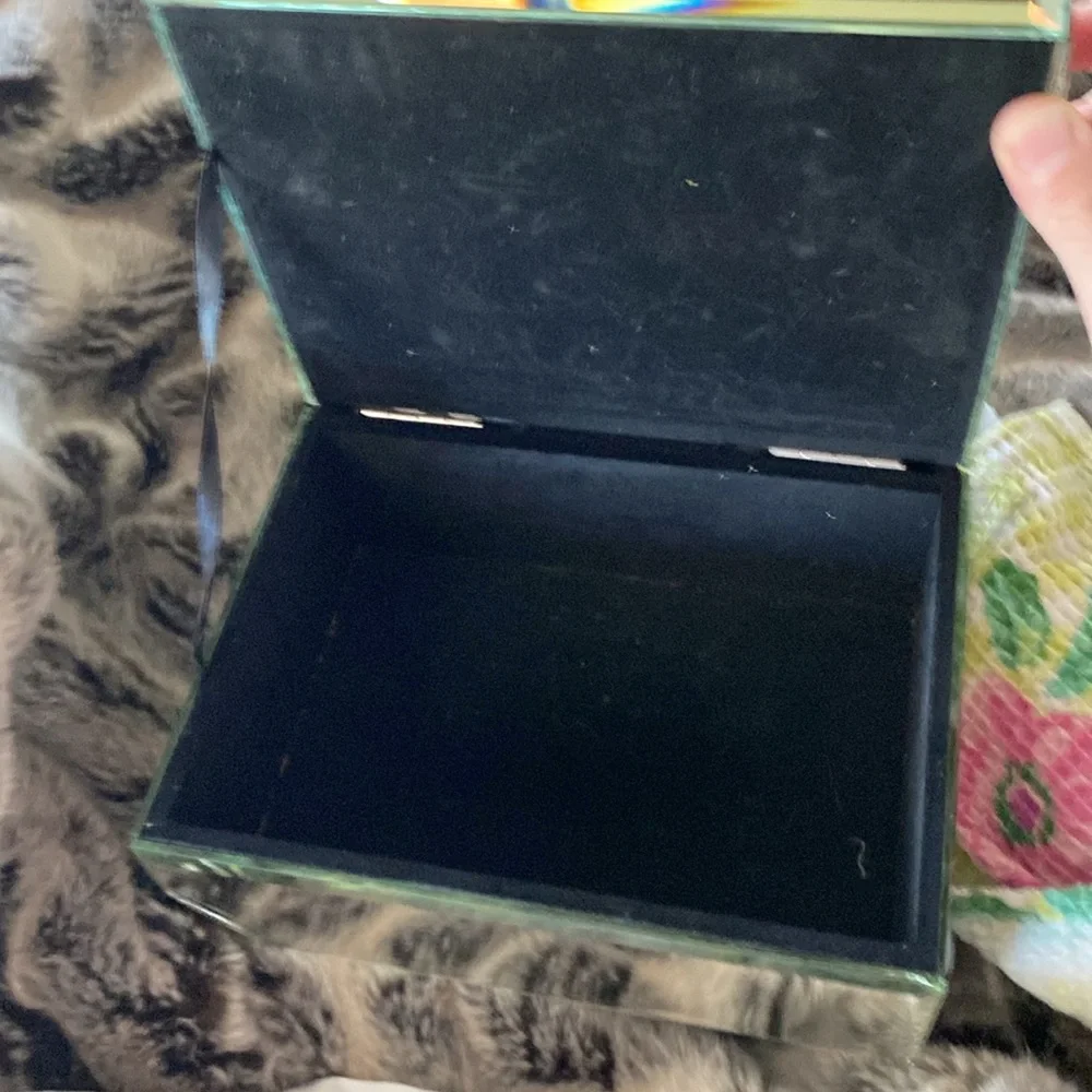 GORGEOUS mirrored and crystal cigar/jewelry box